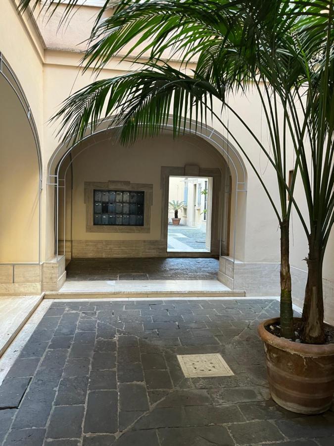 Shabby Roman Studio- Ai Fori Imperiali Luaran gambar