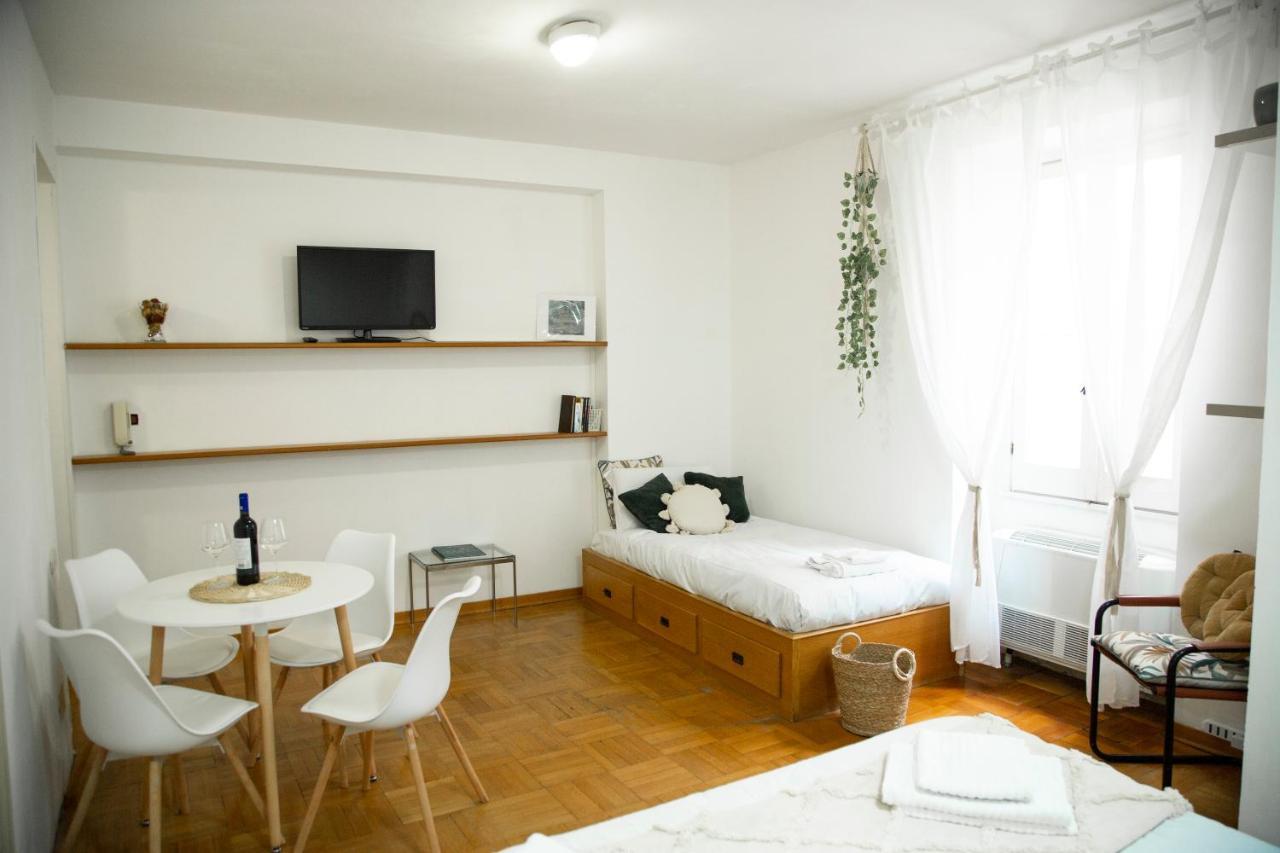 Shabby Roman Studio- Ai Fori Imperiali Luaran gambar