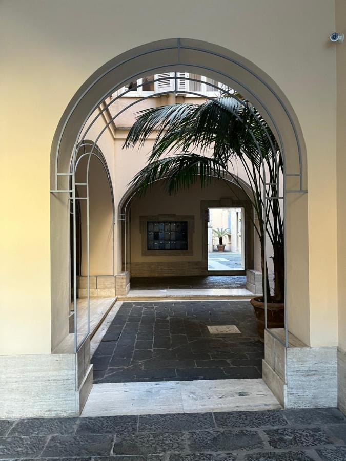 Shabby Roman Studio- Ai Fori Imperiali Luaran gambar